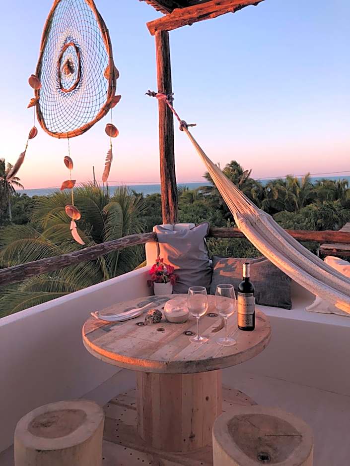 LunArena Barefoot Hotel