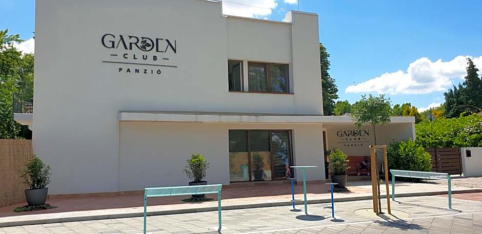 Garden Club Panzió