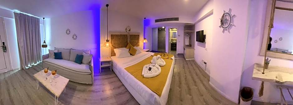 Ocean Dreams Suites - By the Harbour