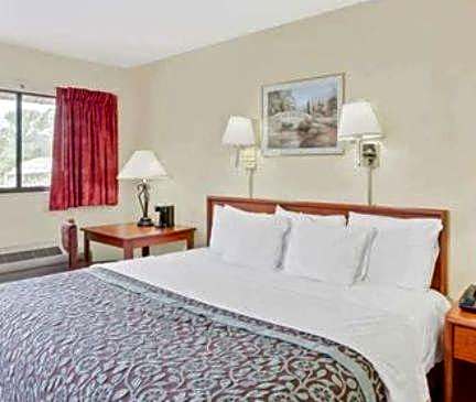 Days Inn by Wyndham Athens