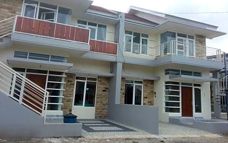 Villa Puncak Garuda