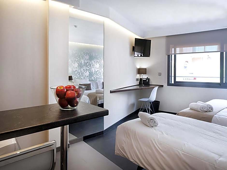 Barcelona Fifteen central Aparthotel