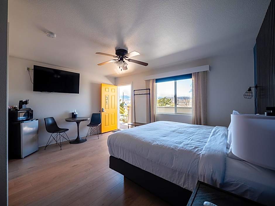 Balanced Rock Inn