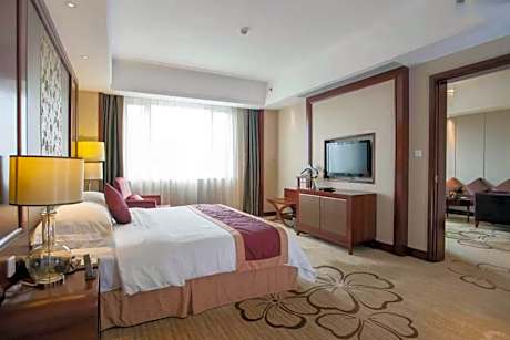 Premium King Suite