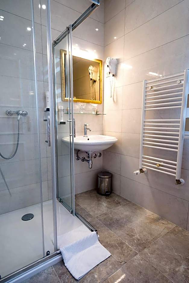 Hotel & Restoran Dvorac Gjalski