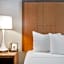 La Quinta Inn & Suites by Wyndham Kansas City Beacon Hill