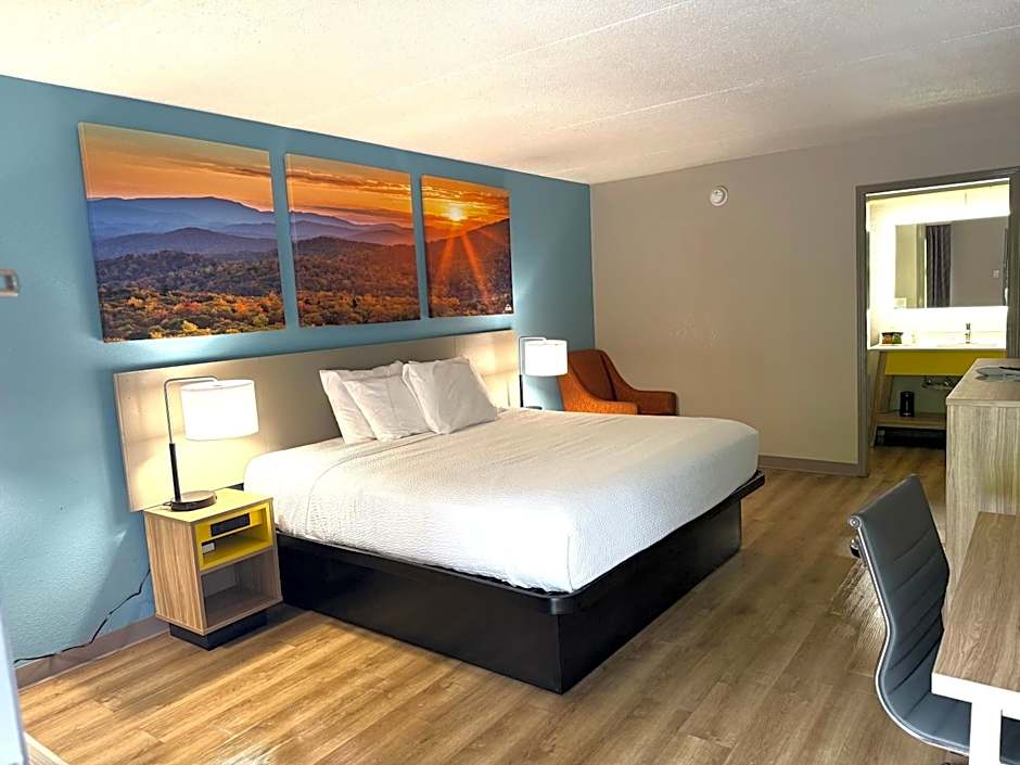 Days Inn by Wyndham Harriman