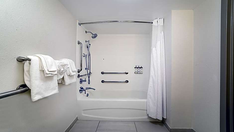 Holiday Inn Express Hotel & Suites Walterboro I-95 By IHG