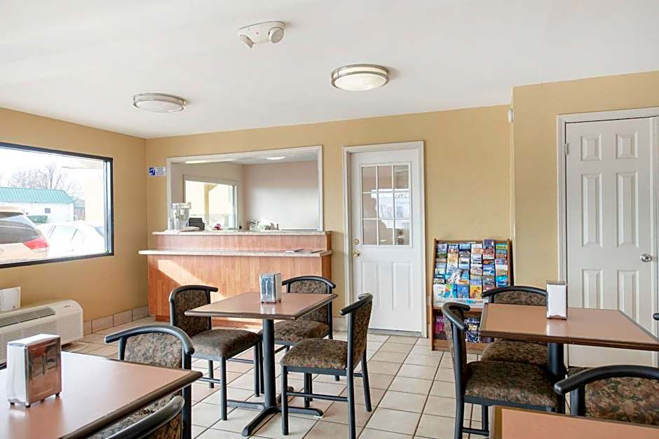 OYO Hotel Tulsa International Airport