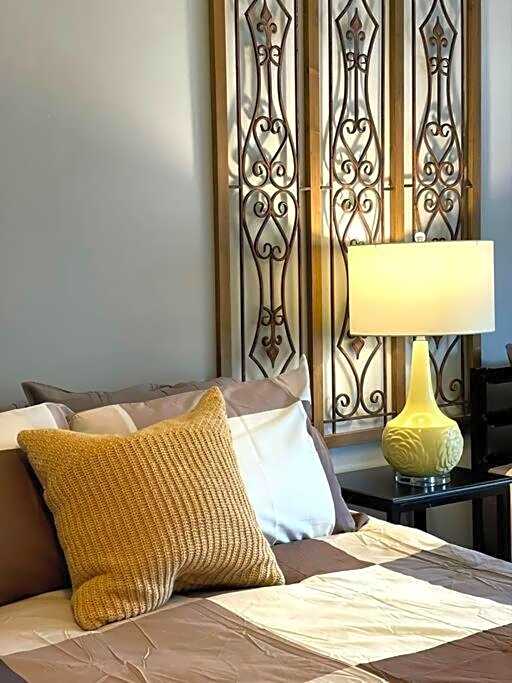 Superb Spacious Loft Old Toronto near Distillery District