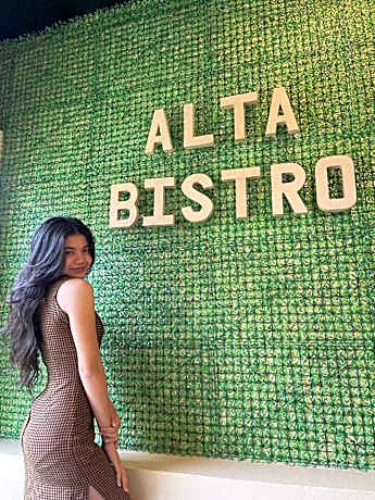 Alta Ria Backpacker’s Inn and Alta Bistro