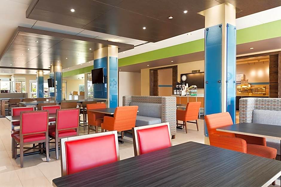 Holiday Inn Express & Suites Edinburg- Mcallen Area By IHG
