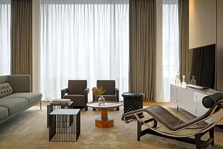 Roomers Suite, 1 Bedroom Suite, 1 King, High floor, Balcony