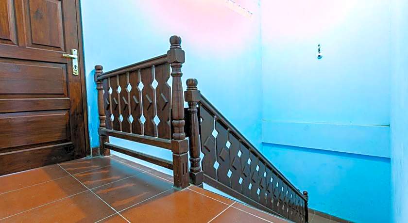 RedDoorz near Puro Mangkunegaran