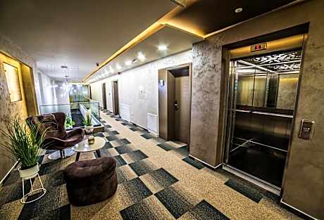 Hotel River