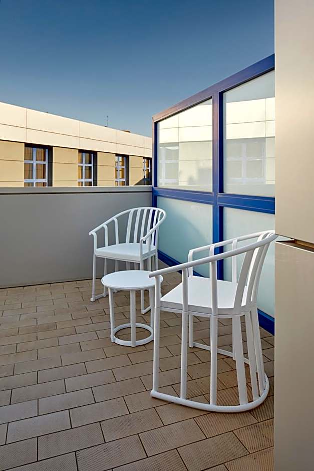 Hotel Logroño Avda de Madrid 25