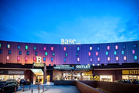 Base Hotel