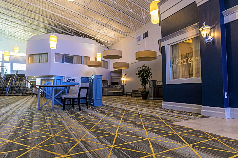 Gateway Hotel  Convention Center, BW Premier Collection