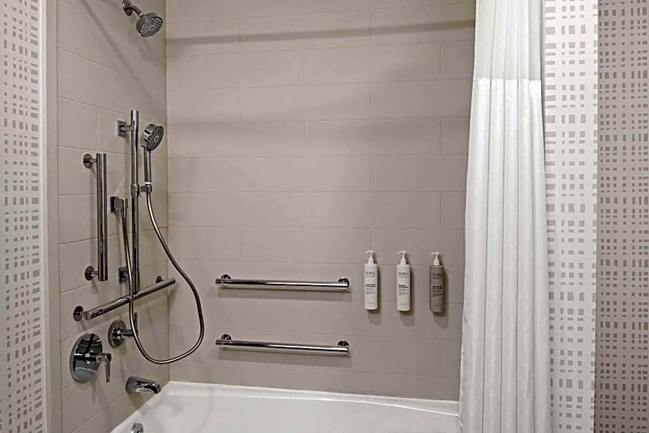 Hampton Inn by Hilton Costa Mesa Newport Beach