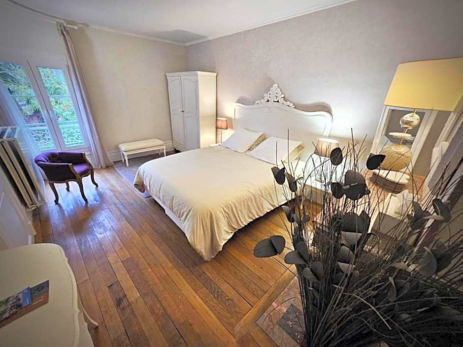 Foto 1 di 10 di Quadruple Room with Private Bathroom