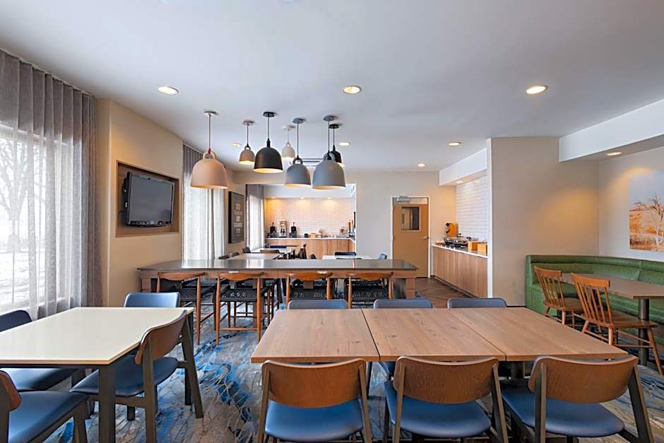 Fairfield Inn & Suites by Marriott Kansas City Airport