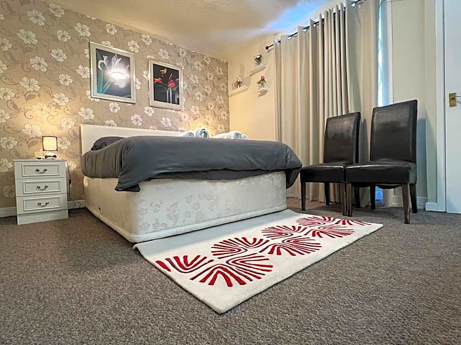 Modern Rooms with SELF Check-In The Castle, Coldstream