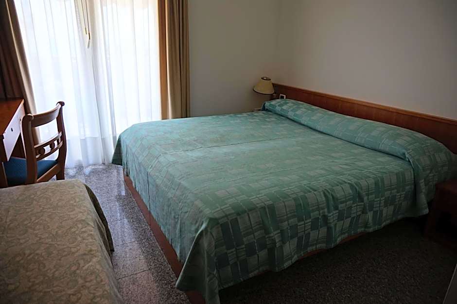 Hotel Flora