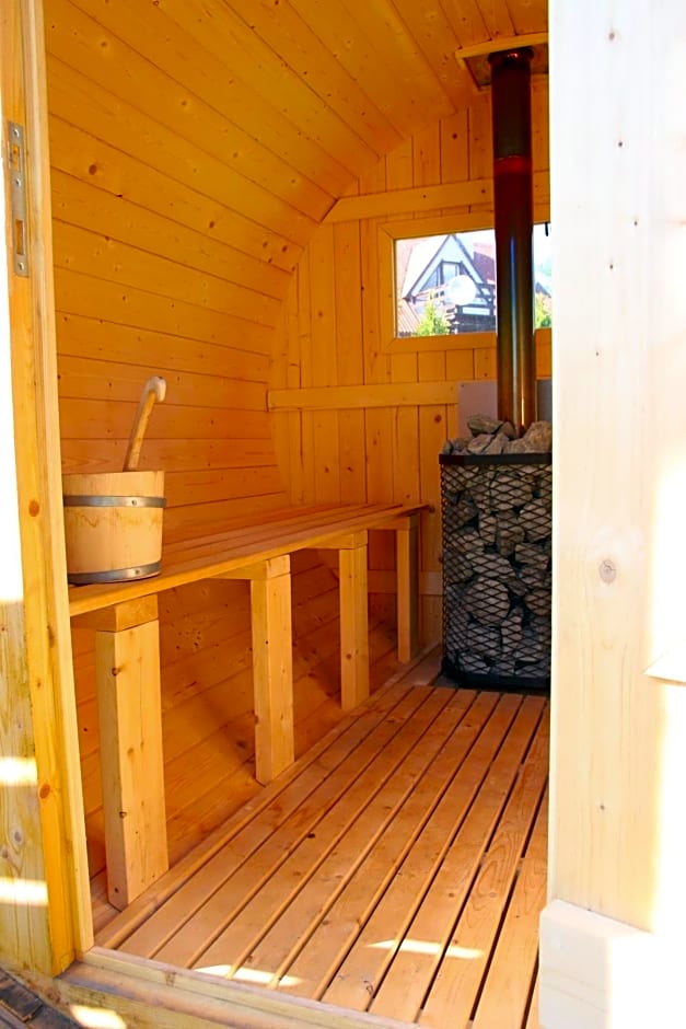 Grygielówka nad jeziorem - sauna & jacuzzi