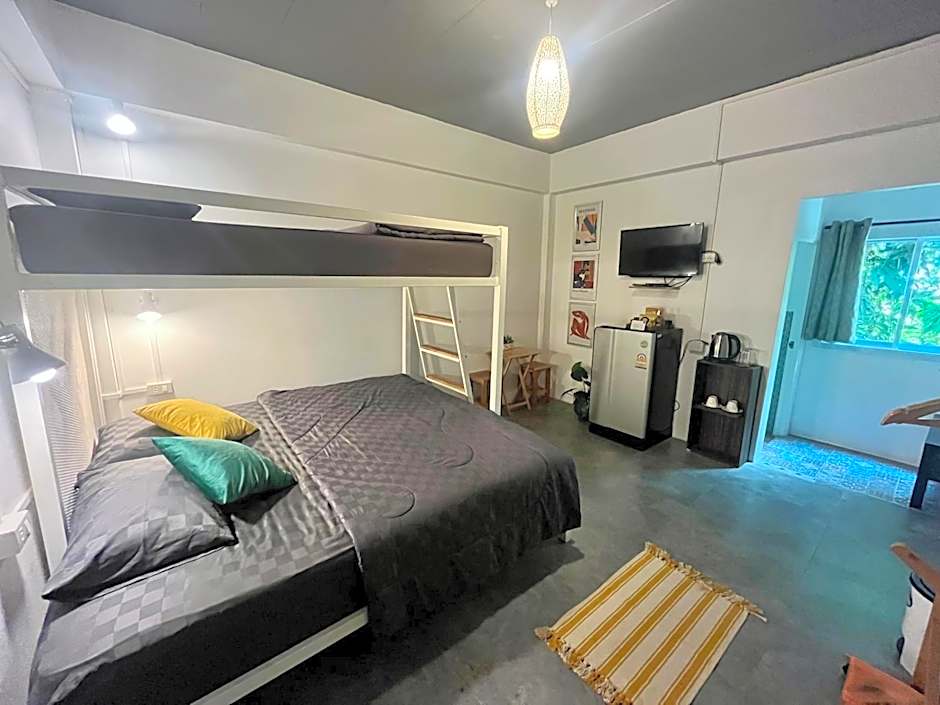 Dawnthaya Ayutthaya Art House บ้านดอนธยๅ อยุธยา