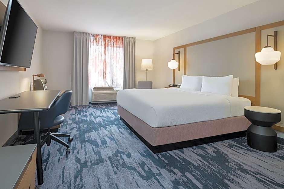 Photo 1 of 10 of 1 King Bed