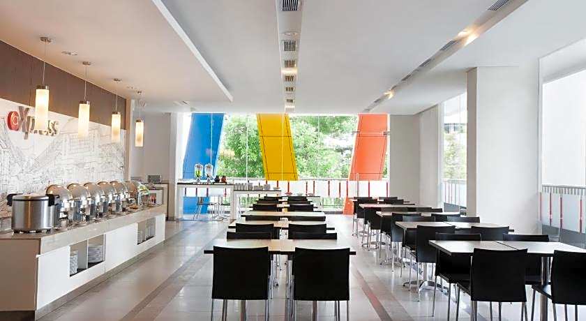 Amaris Hotel Sriwedari Solo