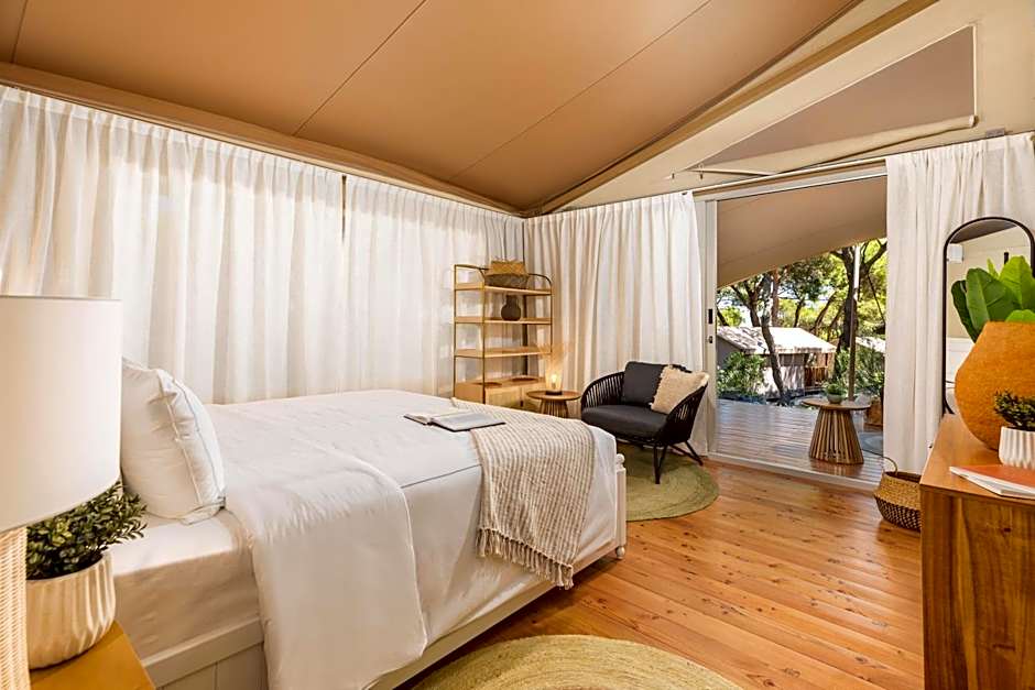 Arena One 99 Glamping