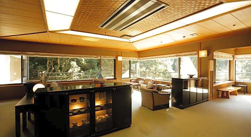 Oku-Yugawara Tsubaki