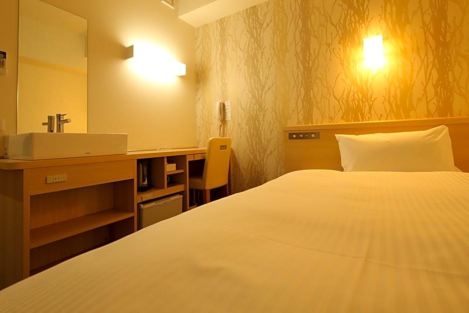Photo 1 of 5 of 1 Double Bed