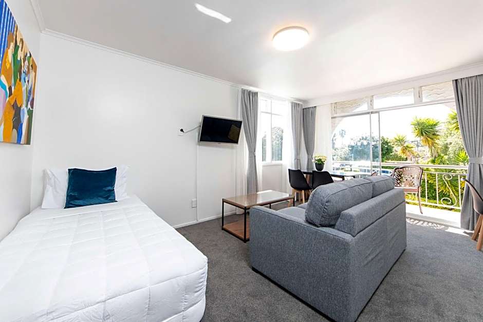 Aarangi Motel