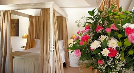 Double or twin superior