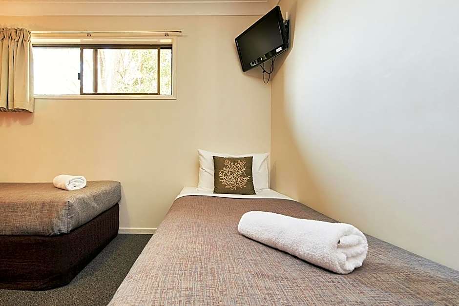 Ruthven Street Motor Inn