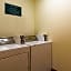 La Quinta Inn & Suites by Wyndham Vancouver Airport