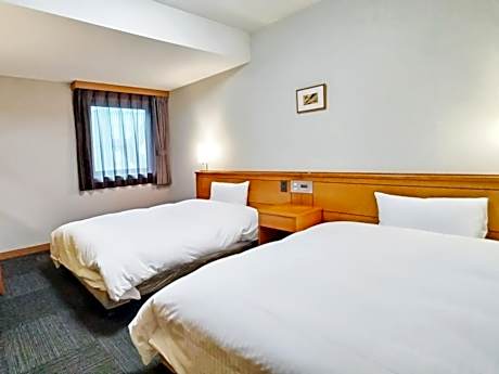 Twin Room - Non-Smoking