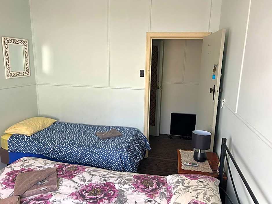 gundy pub & caravan park