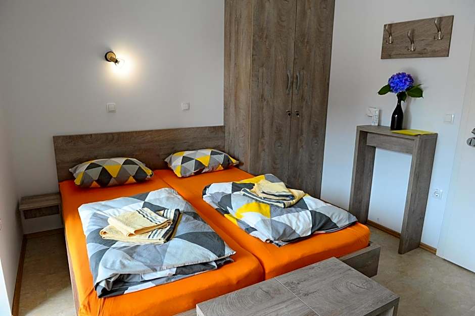 Foto 1 daripada 5 — Quadruple Room with Shared Bathroom