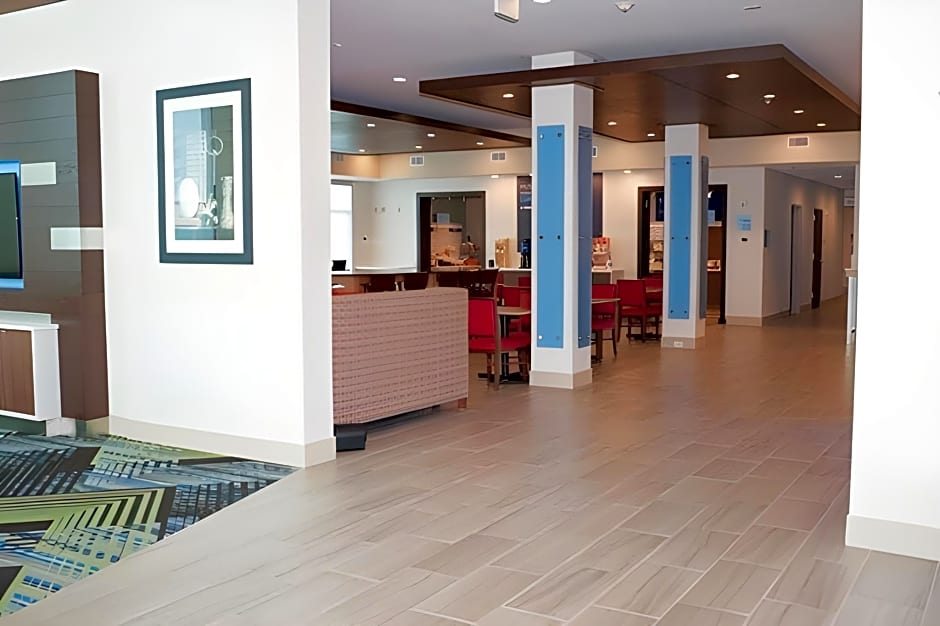 Holiday Inn Express & Suites Birmingham North - Fultondale By IHG