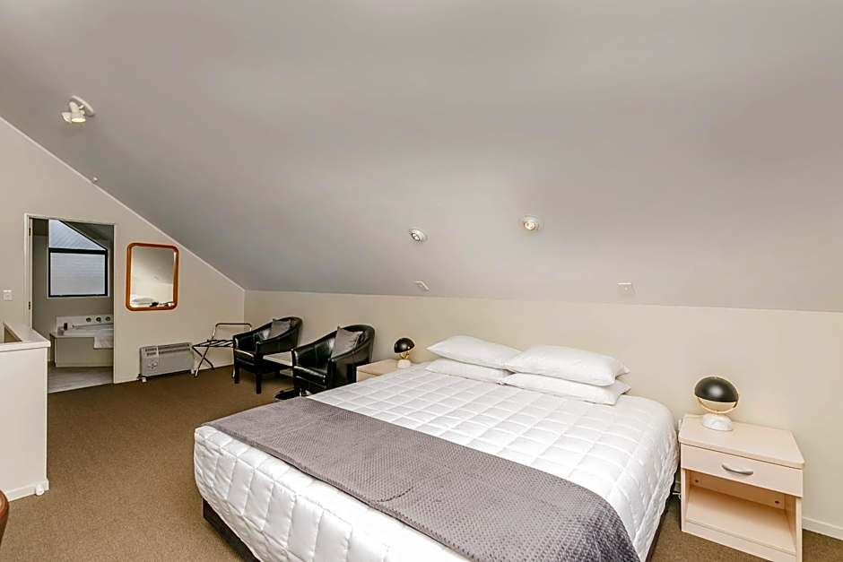 Le Chalet Suisse Motel Taupo