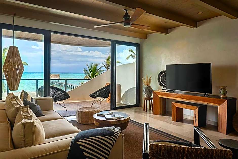 Beachfront 2BR Apartment at Tankah Bay