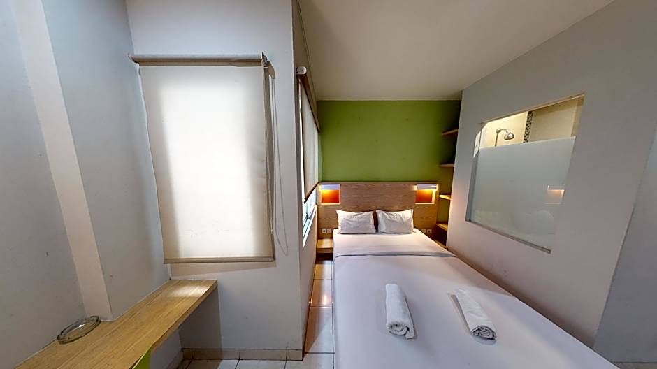 Zdjęcie 1 z 7 — Green Room