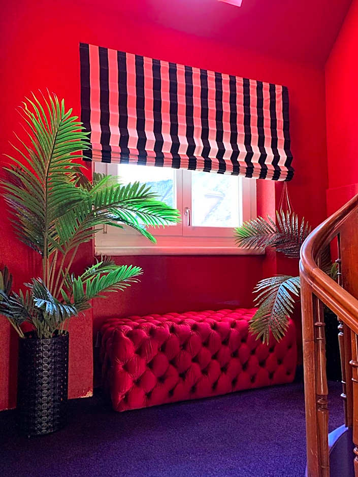 The Henry Self Check-In Guesthouse