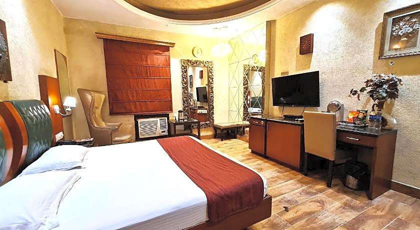 Royal Castle Grand