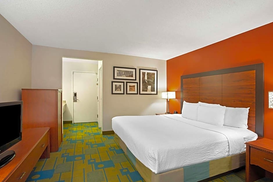 La Quinta Inn by Wyndham Auburn Worcester