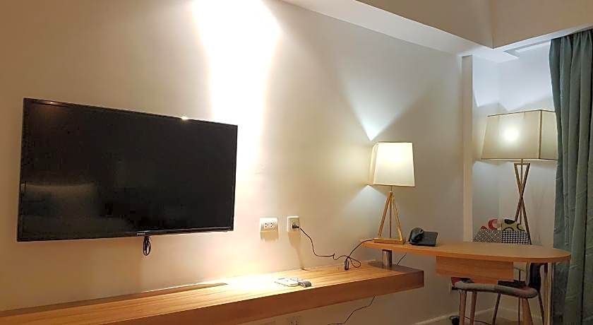 Ferra Hotel and Garden Suites