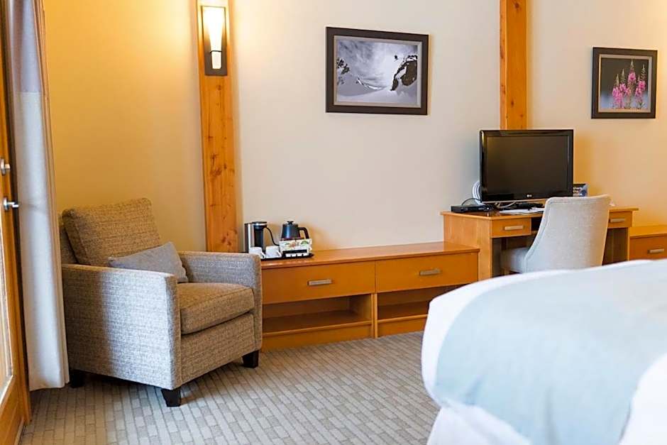 Tyax Lodge & Heliskiing